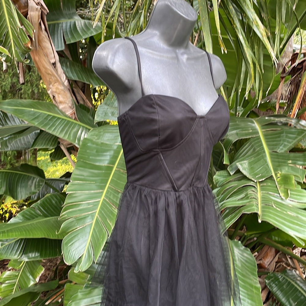 Lulu slip style corset, tiered ruffle gown - Picture 3 of 8